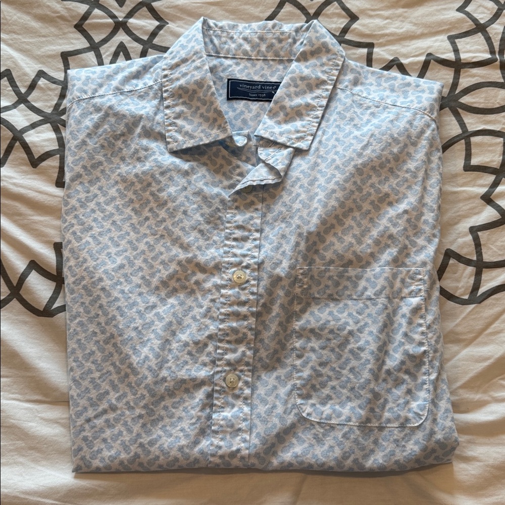 Vineyard Vines Pineapple Print Beach Summer Short Sleeve Shirt Men’s Medium
